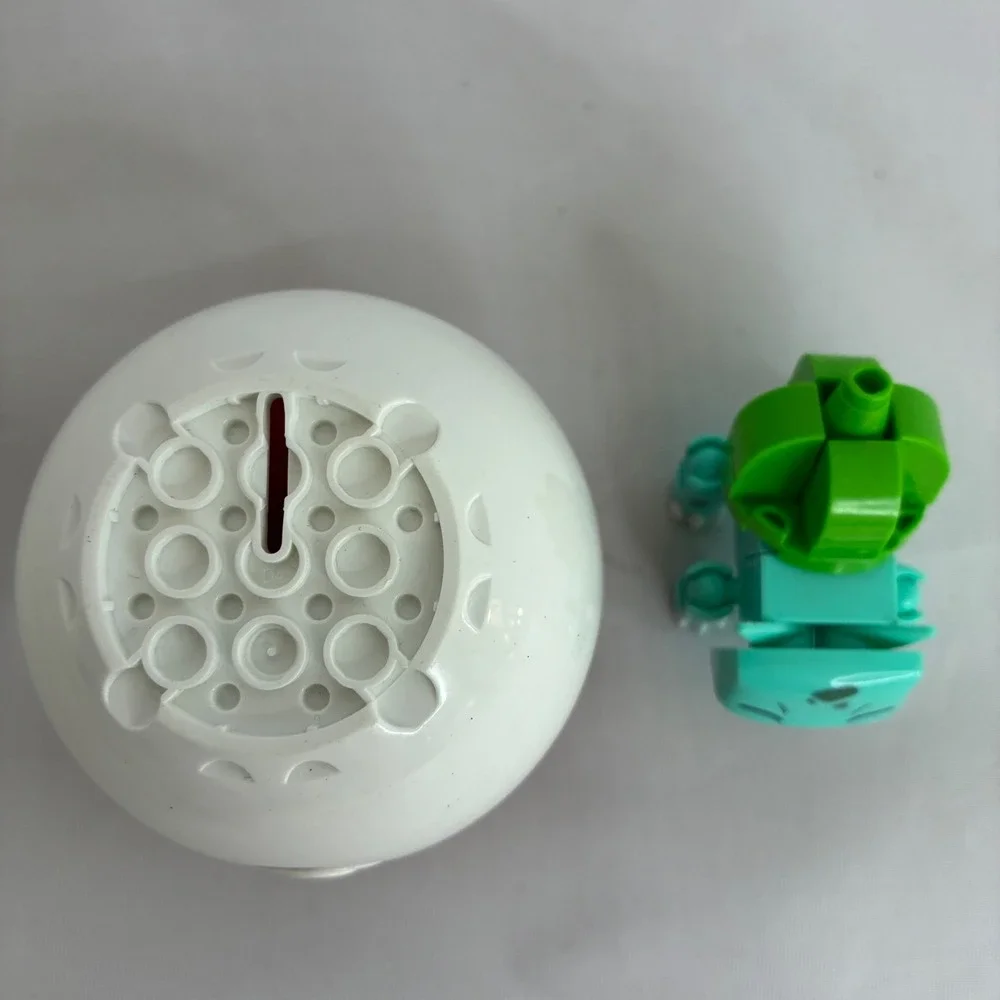 Pokemon Bulbasaur Nano Block Set Mega Construx in Poke Ball Toy Kids Collectible